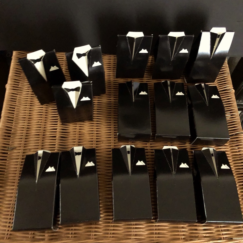 Tuxedo favor boxes - Picture 2 of 11